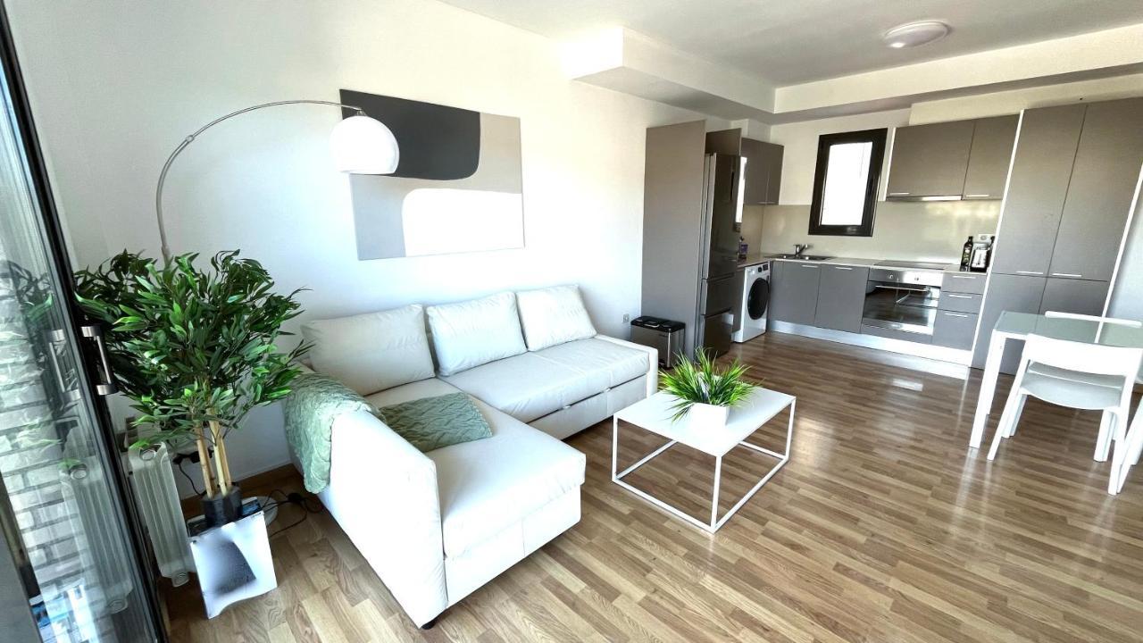Duplex Con Terraza By Prestigi Leilighet Terrassa Eksteriør bilde